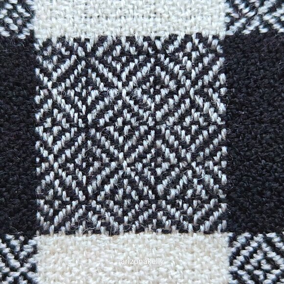 NWOT Ugg Merino Wool Red Plaid Scarf - Picture 9 of 13